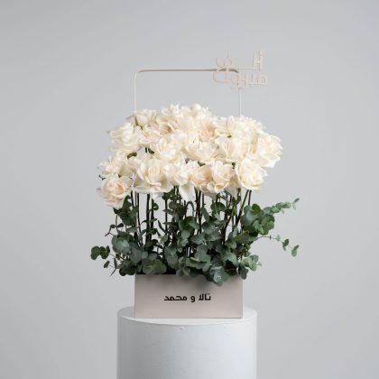 Level of white roses