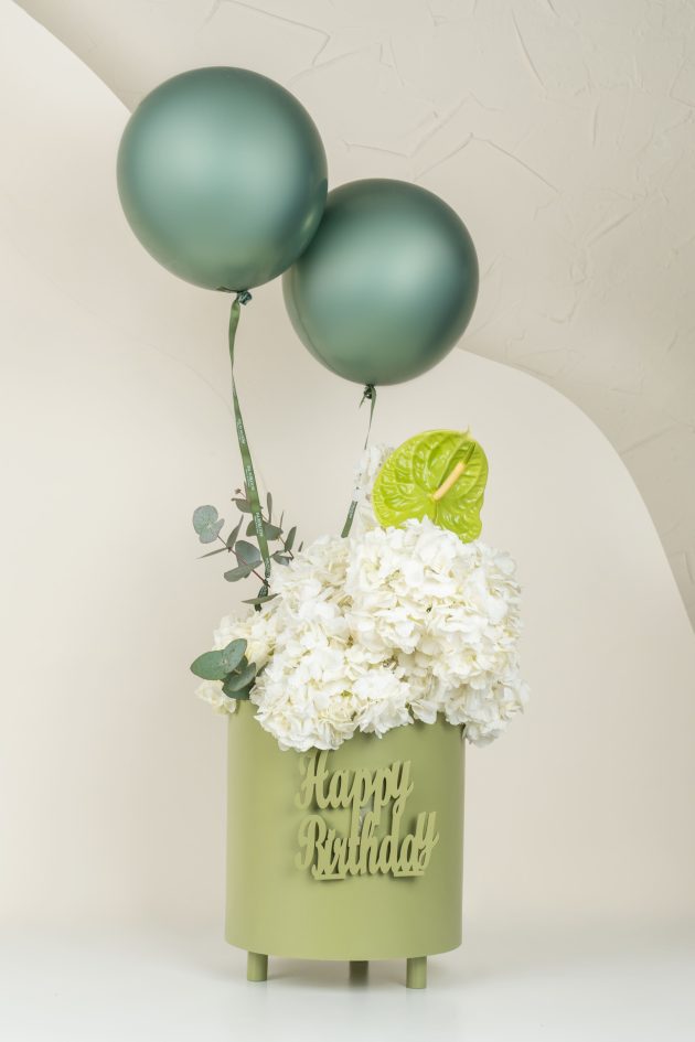 Green HBD balloons hydranges