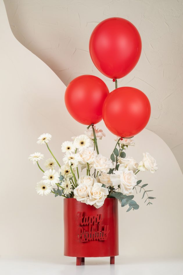 Red hbd balloon roses