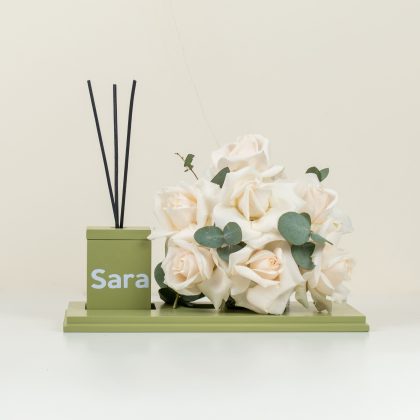 Green diffuser white roses tray