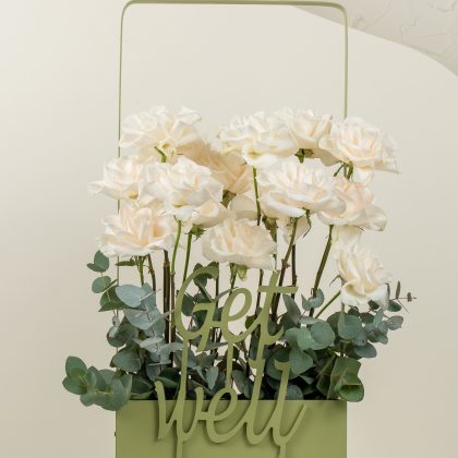 Green eyclptus and white roses mix