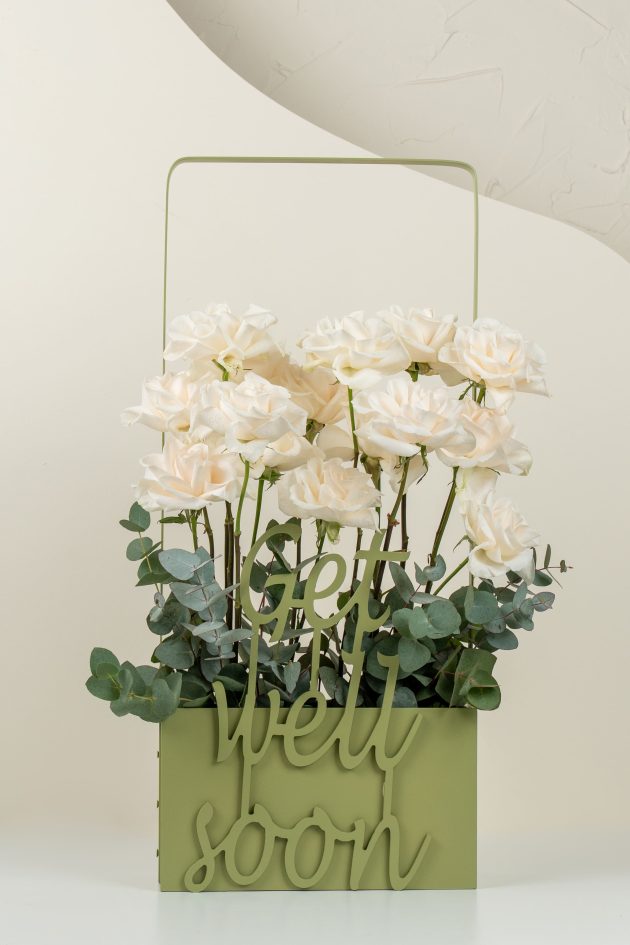 Green eyclptus and white roses mix