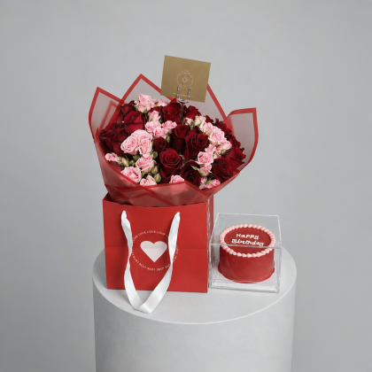 Hand bouquet & cake